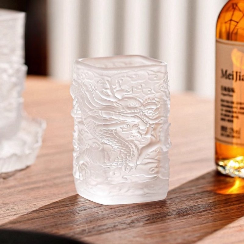 Vintage Square Heat-Resisting Clear Glass Master Tea Cup Creative Relief  Dragon Figurine